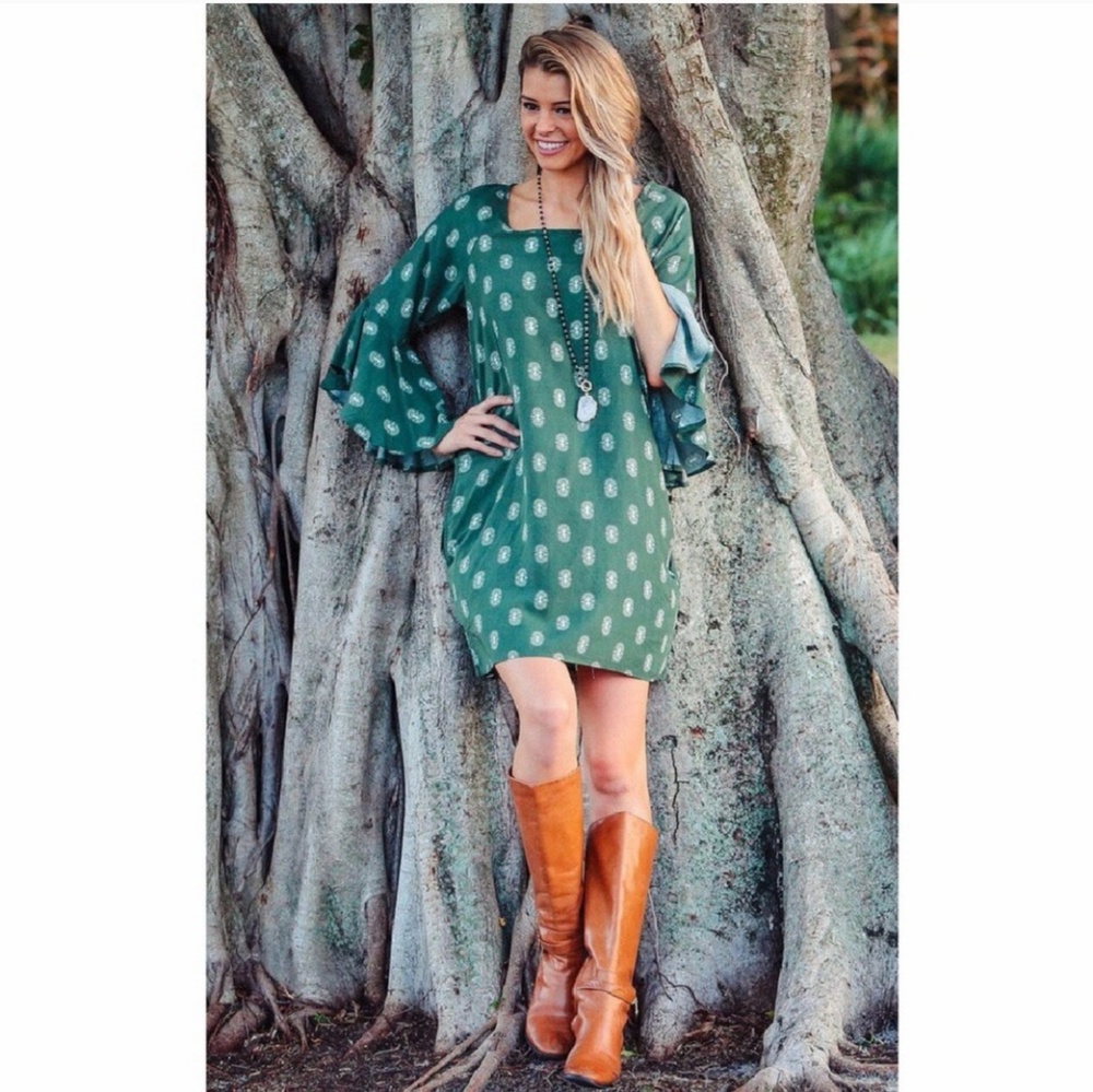 Super cute dress w/pockets size Small - Picture 4 of 6